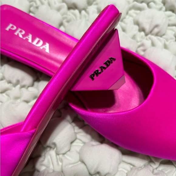 Prada - Picture 5 of 5
